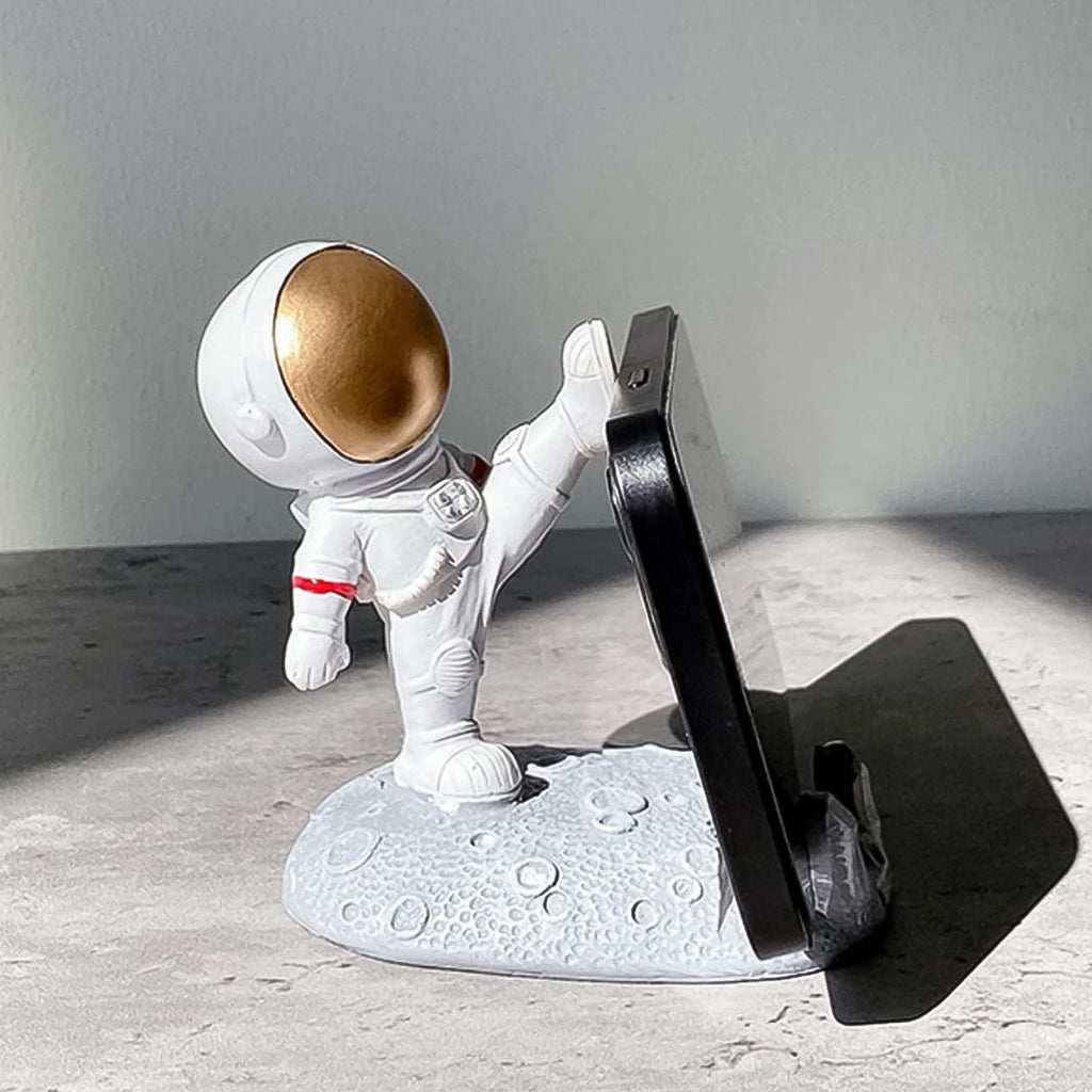Astronaut Phone Stand – 3D Resin Mobile Holder for Desk & Car Dashboard (1 Pc)