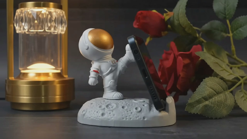 Astronaut Phone Stand – 3D Resin Mobile Holder for Desk & Car Dashboard (1 Pc)