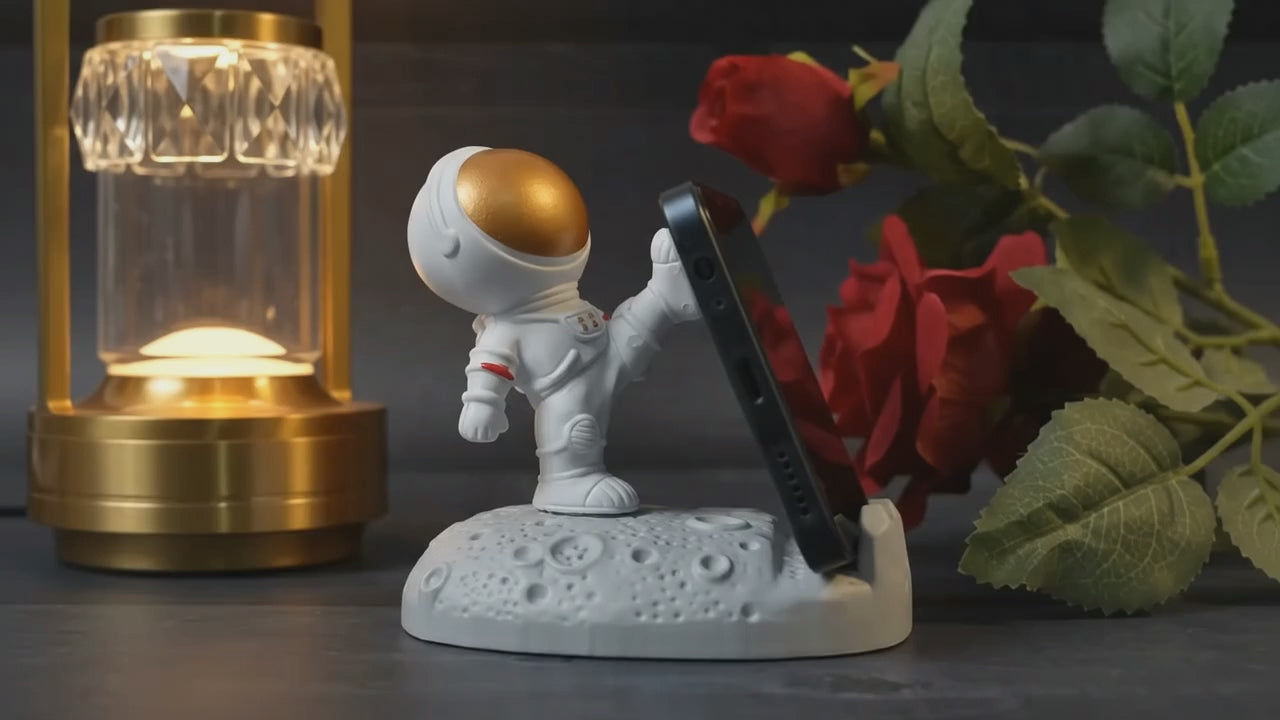 Astronaut Phone Stand – 3D Resin Mobile Holder for Desk & Car Dashboard (1 Pc)